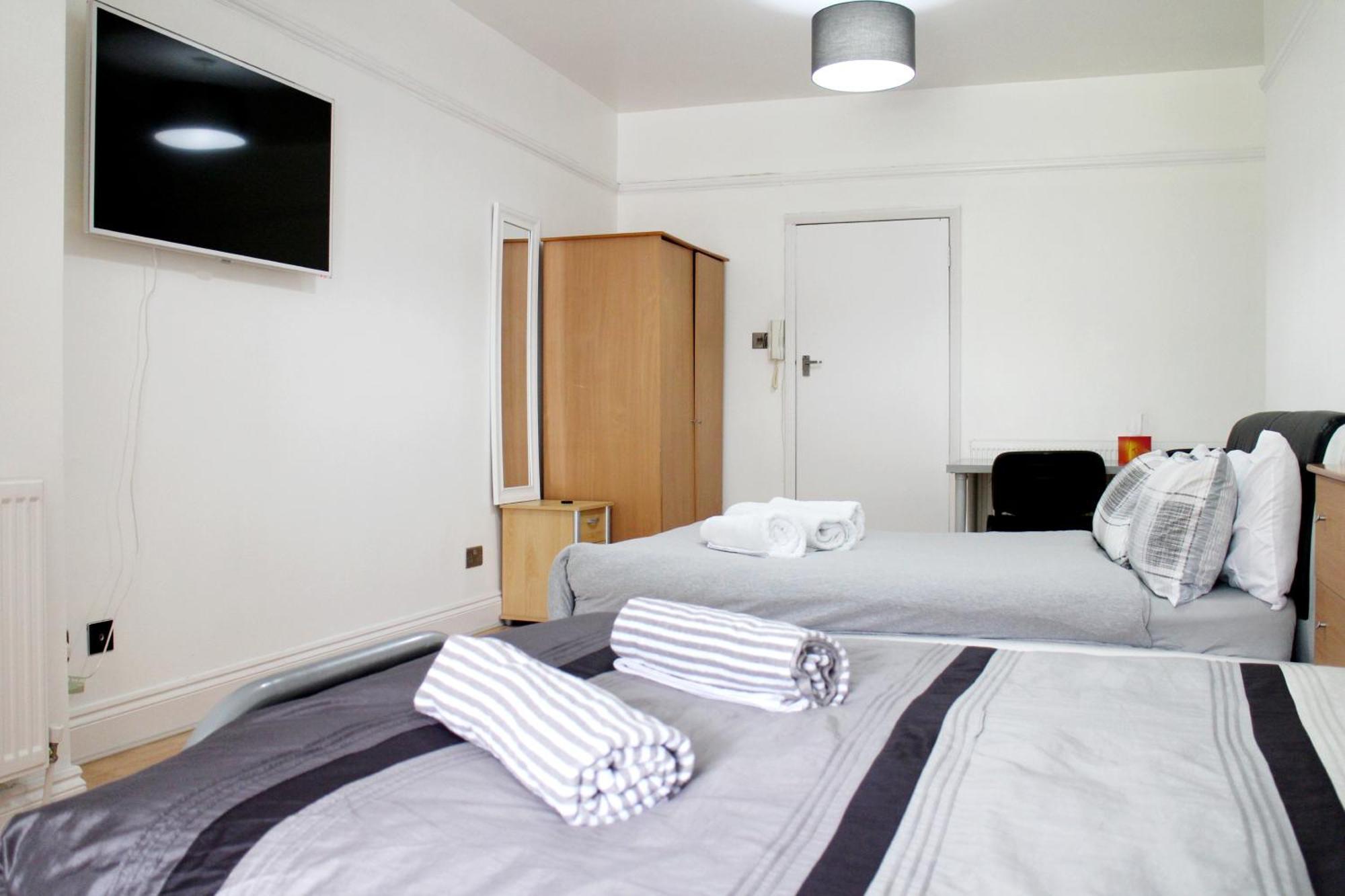 Large Studio Garden Flat On Golders Green Road London Exterior photo